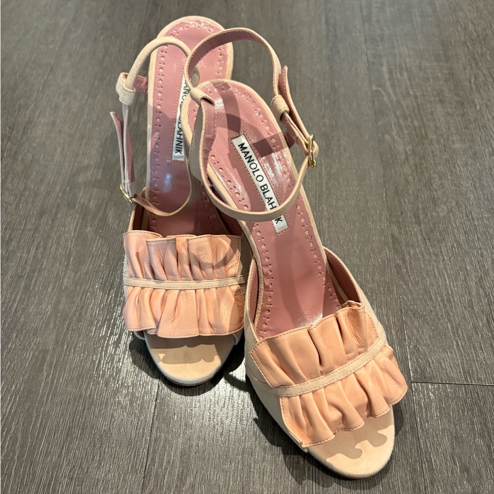 💯Authentic Manolo Blahnik Blush Suede and Leather Stilettos